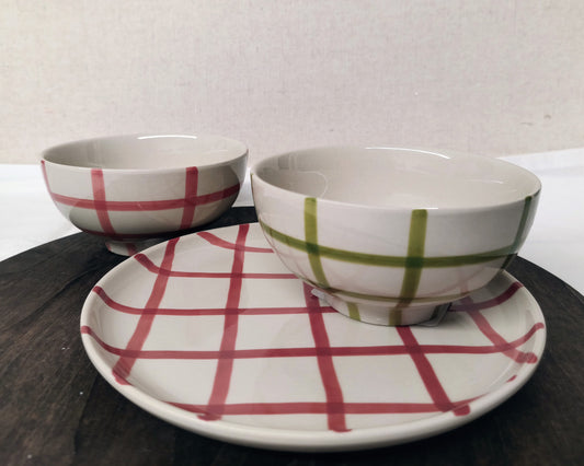 Stoneware Bowl w/ Red or Green Grid Pattern