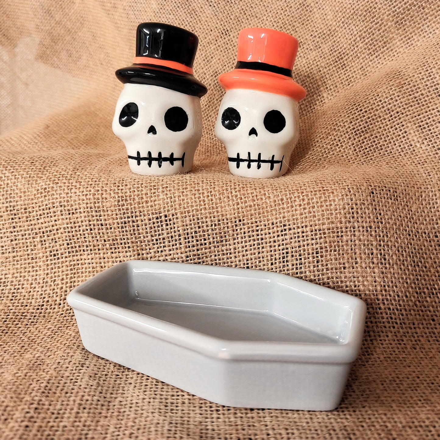 Skull Salt & Pepper Shaker Set