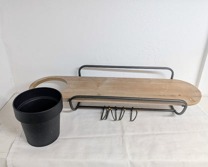 Metal and MDF Wall Shelf w/ Planter & 5 Hooks