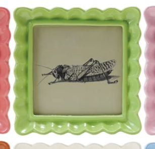 Resin Ruffled Photo Frame, 6 Colors