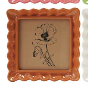 Resin Ruffled Photo Frame, 6 Colors