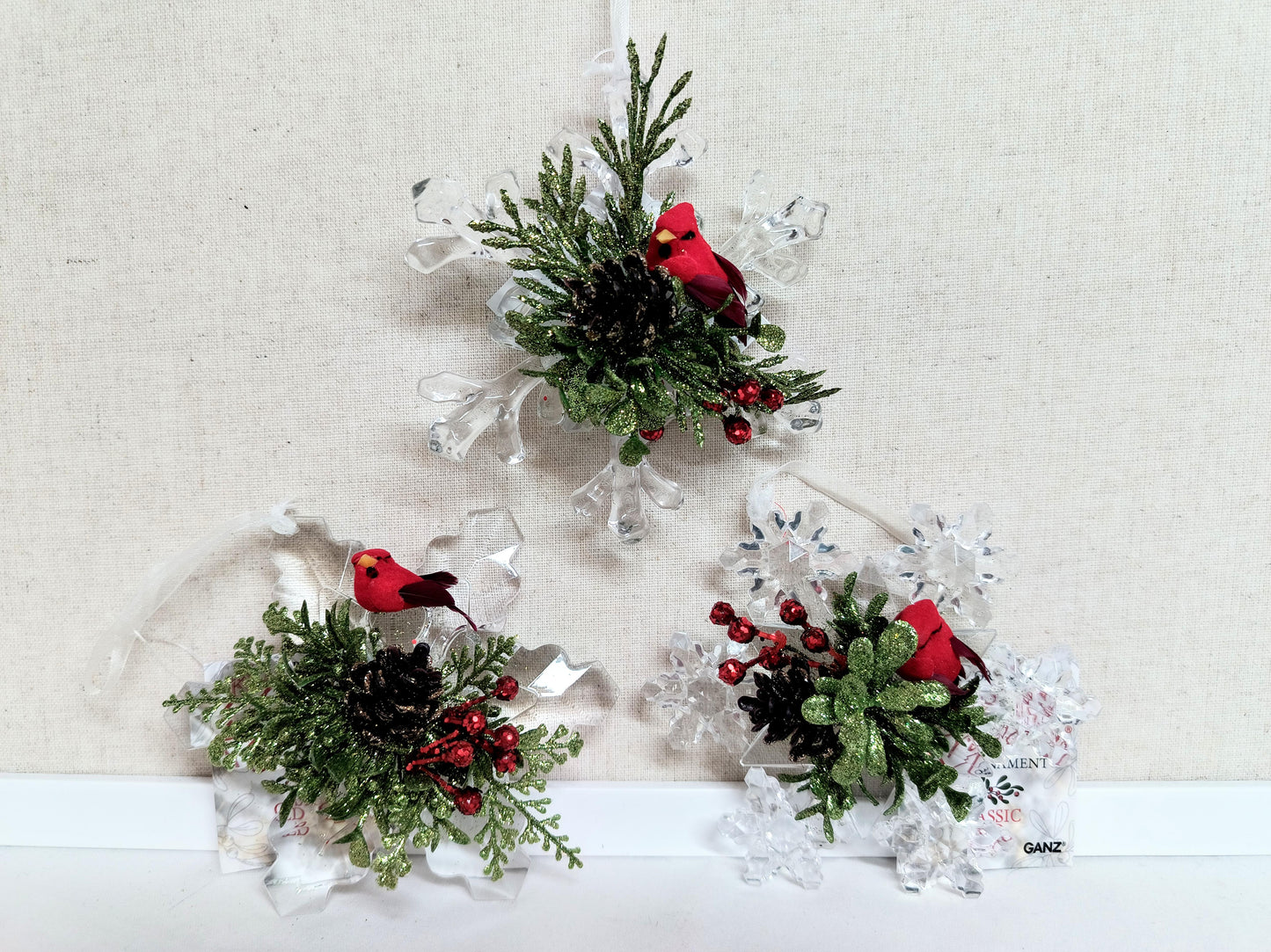Snowflake w/ Cardinal