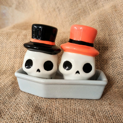 Skull Salt & Pepper Shaker Set