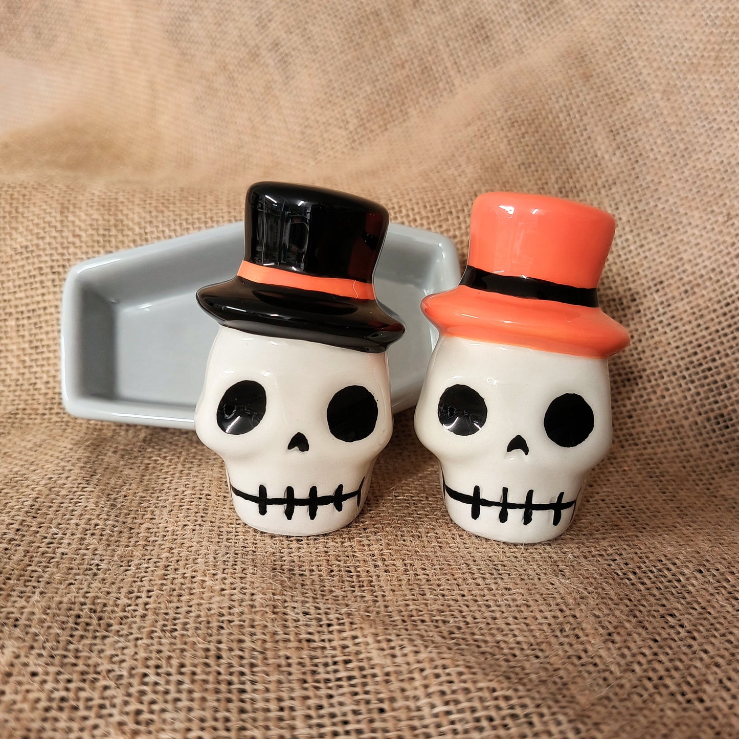Skull Salt & Pepper Shaker Set