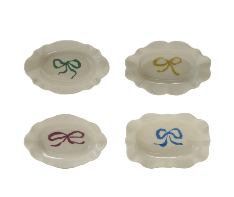 Stoneware dish w/ Bow & Scalloped Edge