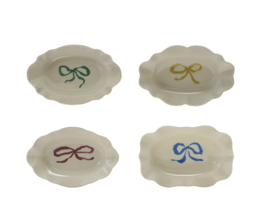 Stoneware dish w/ Bow & Scalloped Edge